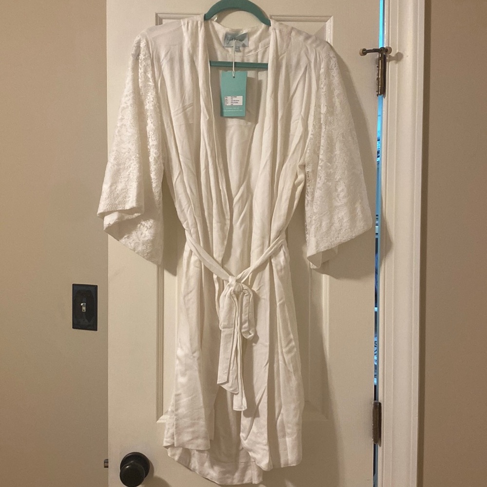 Piyama white robe